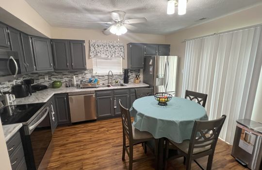 5993 Sycamore Forge Kitchen