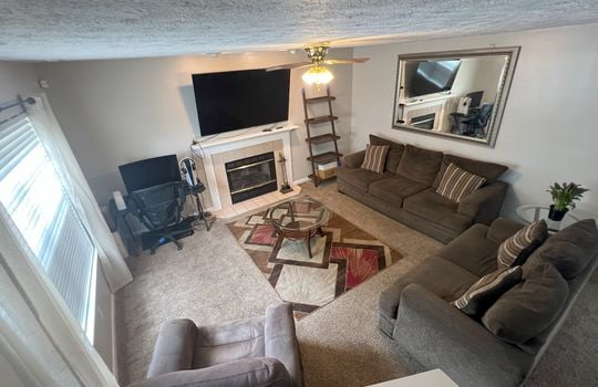 5993 Sycamore Forge Living Room 3