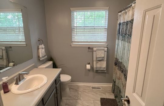 5993 Sycamore Forge Main Bedroom Bathroom