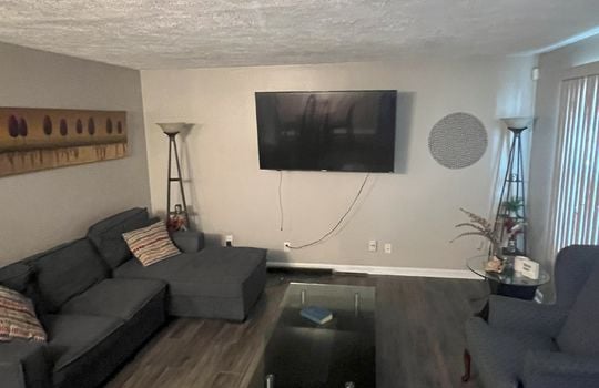 5209 Living Room Pic Portrait 3