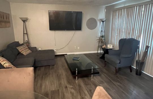5209 Living Room Pic Portrait 5