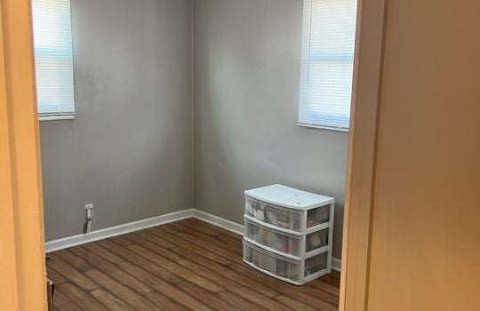 5209 Third Bedroom Pic Portrait
