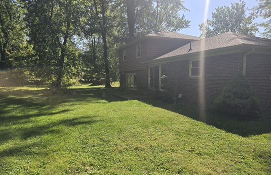 6990 Hickory Back Photo
