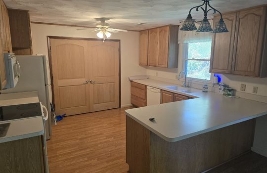 6990 Hickory Kitchen