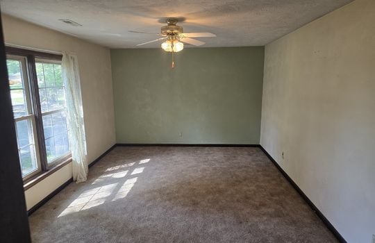 6990 Hickory Living Room