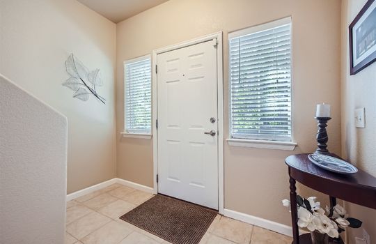 1104 Wisdom Heights &#8211; MLS Sized &#8211; 010 &#8211; 04 Foyer