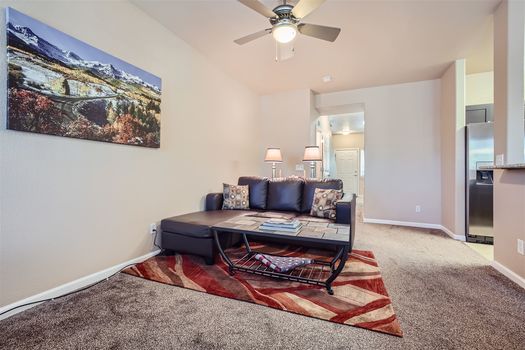 1104 Wisdom Heights &#8211; MLS Sized &#8211; 012 &#8211; 07 Living Room