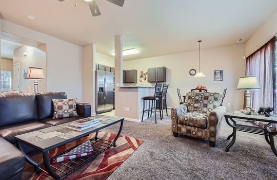 1104 Wisdom Heights &#8211; MLS Sized &#8211; 013 &#8211; 08 Living Room