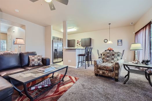 1104 Wisdom Heights &#8211; MLS Sized &#8211; 013 &#8211; 08 Living Room