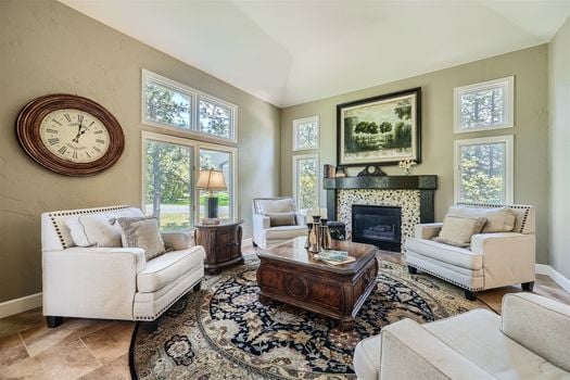 454 Silbrico Way – MLS Sized – 005 – 13 Living Room