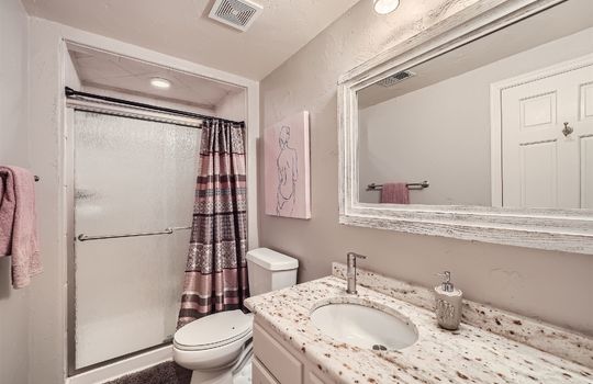 454 Silbrico Way &#8211; MLS Sized &#8211; 023 &#8211; 45 Lower Level Bathroom