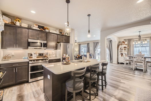 3568 Saddle Dr &#8211; MLS Sized &#8211; 012 &#8211; 15 Kitchen