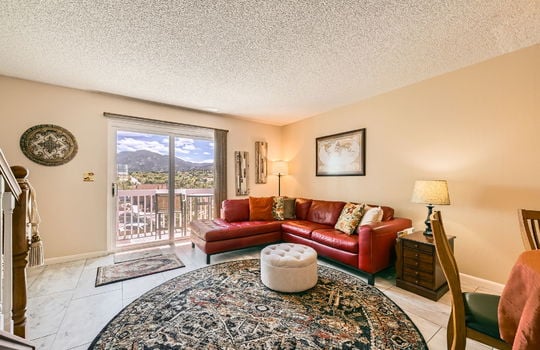 2186 Giltshire Drive - MLS Sized - 005 - 06 Living Room