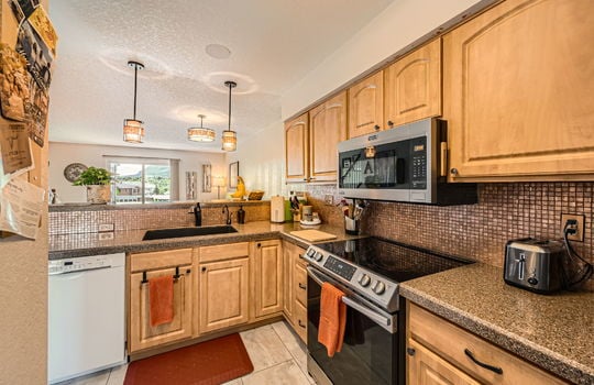 2186 Giltshire Drive - MLS Sized - 008 - 09 Kitchen