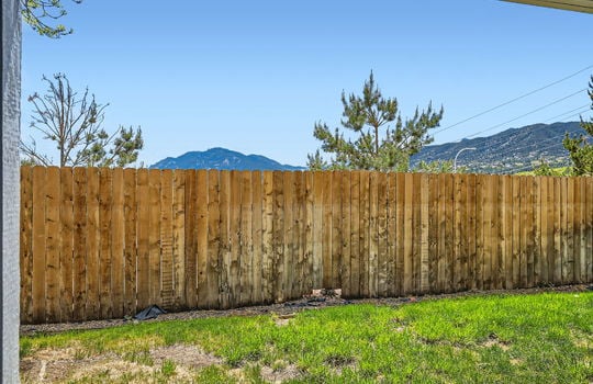 2186 Giltshire Drive - MLS Sized - 025 - 29 Backyard