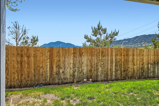 2186 Giltshire Drive - MLS Sized - 025 - 29 Backyard