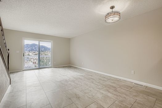 2186 Giltshire Drive - MLS Sized - 002 - 03 Family Room