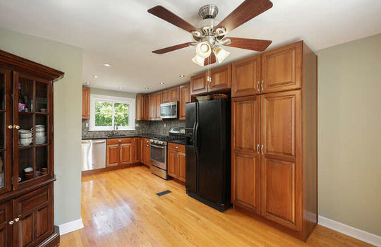 128 Mohawk Dr Cranford NJ-small-016-009-Kitchen-666&#215;444-72dpi