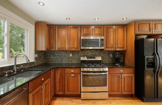 128 Mohawk Dr Cranford NJ-small-018-029-Kitchen-666&#215;444-72dpi