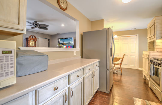 16-KITCHEN