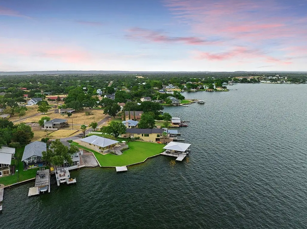 Austin Waterfront Living