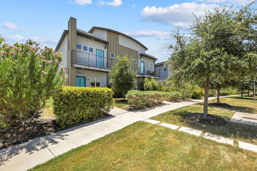 002-447108-5813 Charles Merle Dr002_12650929