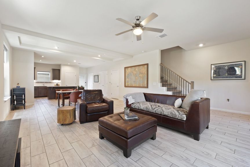 005-447108-5813 Charles Merle Dr005_12650937