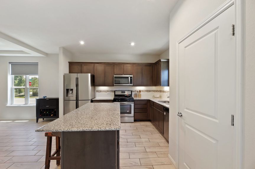 010-447108-5813 Charles Merle Dr010_12650950