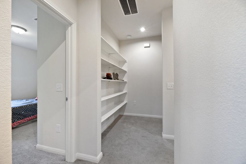 021-447108-5813 Charles Merle Dr021_12650980