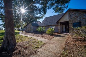 Front view of 103 Sunset Circle home