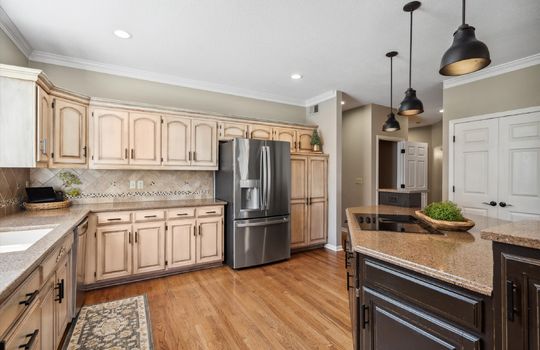 12-8913 W 131st St