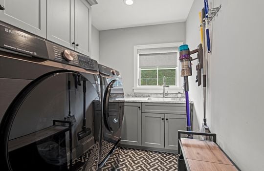 23-8023 Wenonga Rd