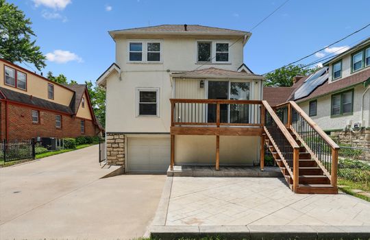 32-6661 Locust St