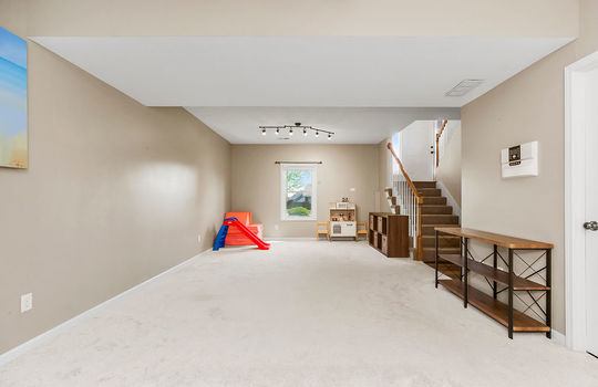 9204NHOLLYST22