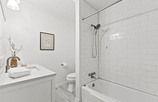 18-3811 W 98th St