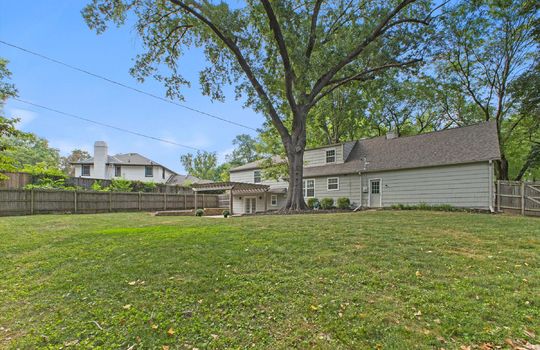 29-3811 W 98th St