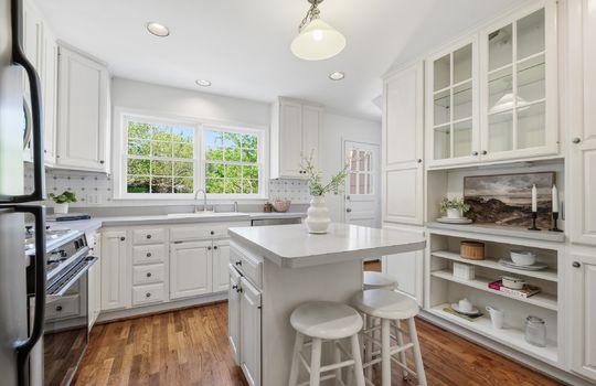11-5302 W 57th St