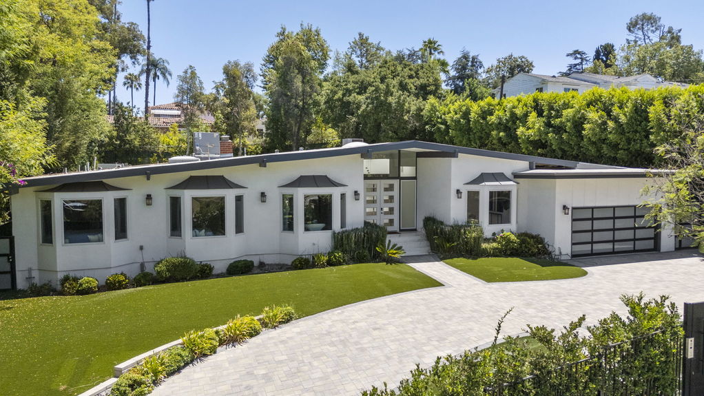 large-019102f4-53bb-73be-b5ea-dbf0e7b8b85b (1)