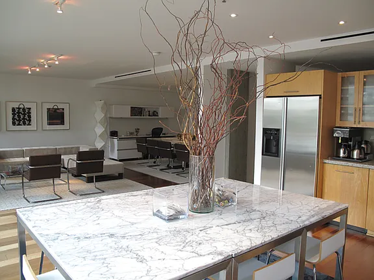 3b265254bc1401b77f4276af2d2ff5ee-cc_ft_576