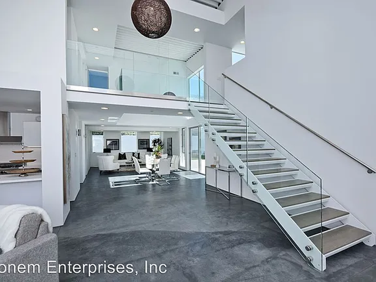 a585d8fa3d61b46d6f440150e40cb737-cc_ft_576