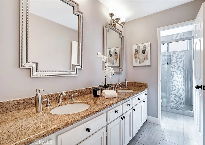 bf1ce37780d8a8256233958b727f8e12-cc_ft_960