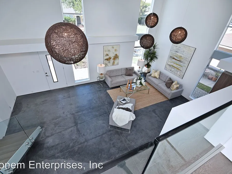 cec6fcf4a8290af762fb1479a494f65e-cc_ft_960