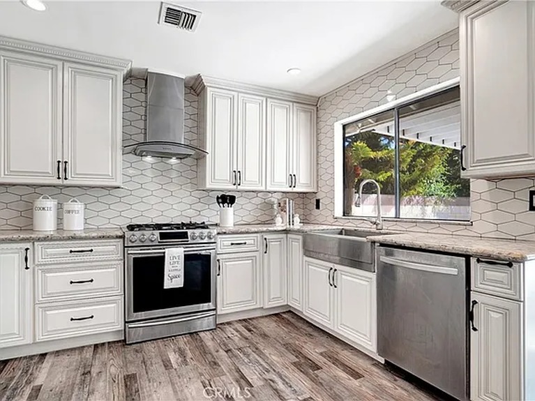 d9cfd4e3ecac09019b8bb42262b224b9-cc_ft_576