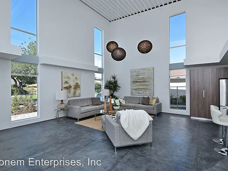 e8184983028005cfb9397550c086f48f-cc_ft_576