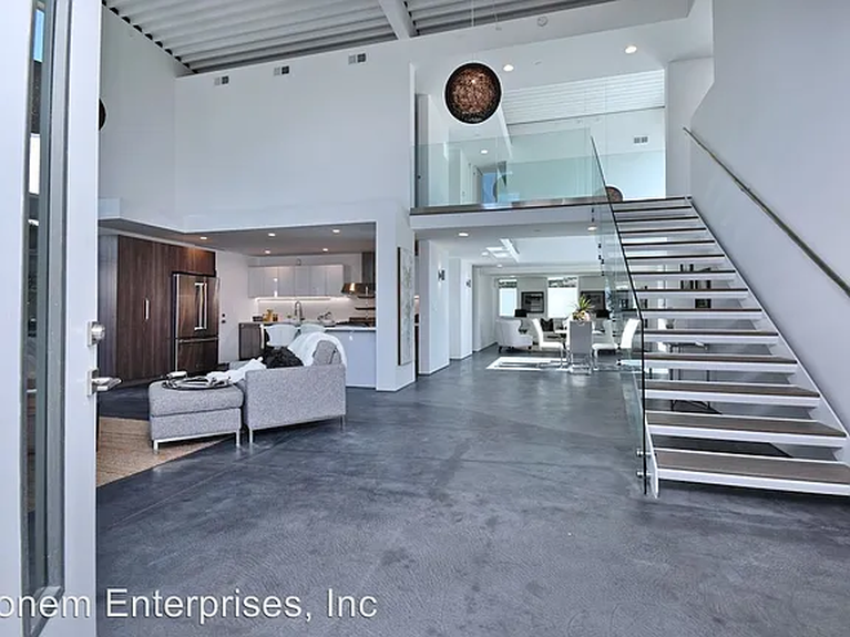 eea342c80ad4b646d550fae4c08c84cc-cc_ft_576