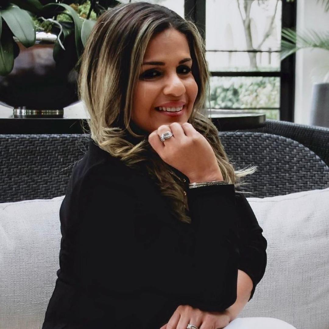 Christina Cruz Headshot (1)