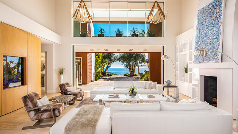 DINING AND DESTINATIONS Featured Image