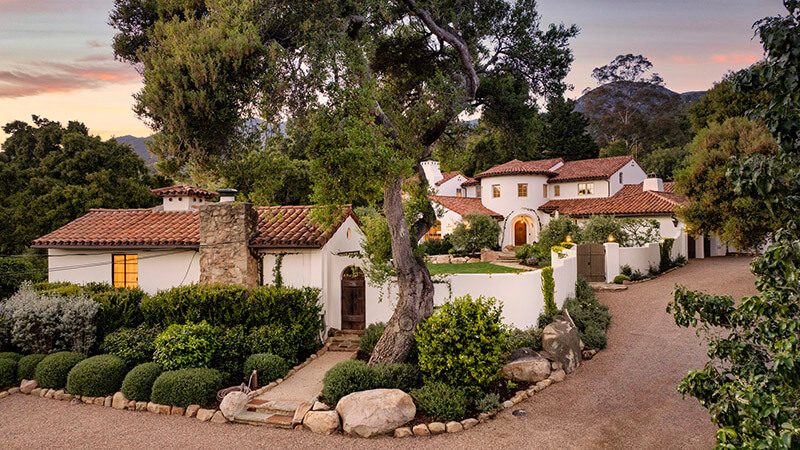 LUXURY REAL ESTATE Featured Image