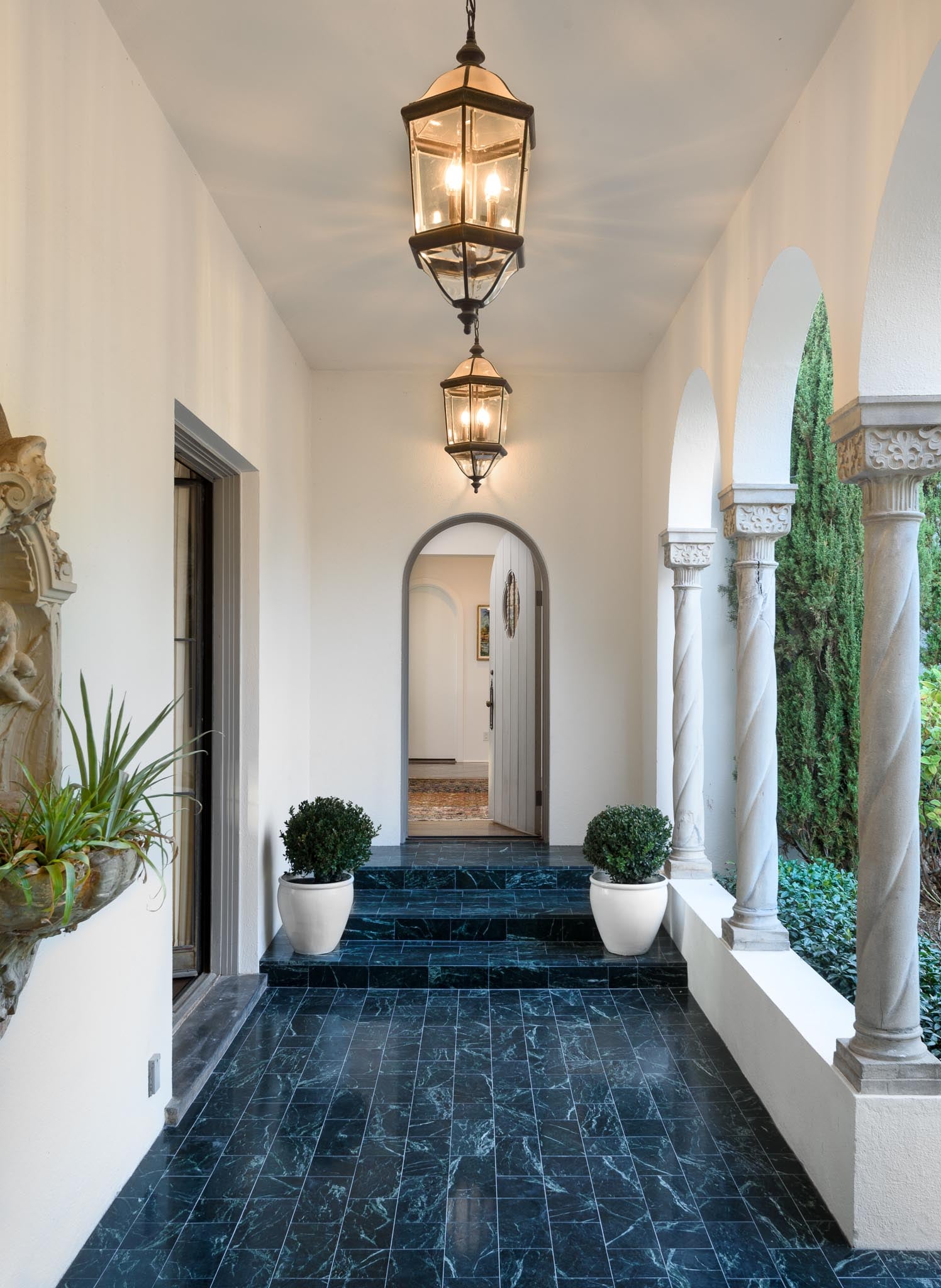 FrontEntryDoorOpen