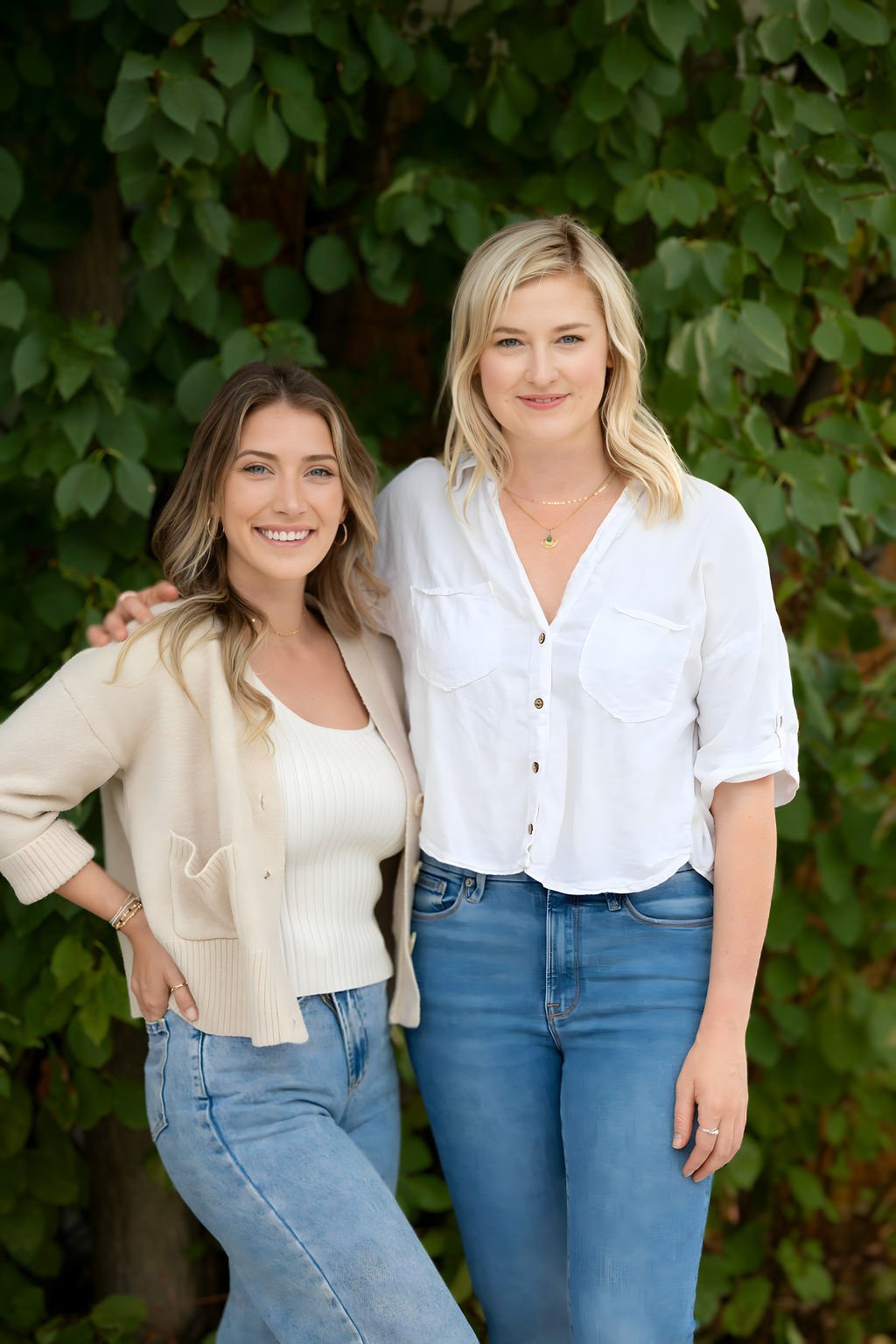 KassidyandTaylor outisde 1